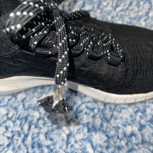 Women’s under armor shoes - Picture 4 of 5